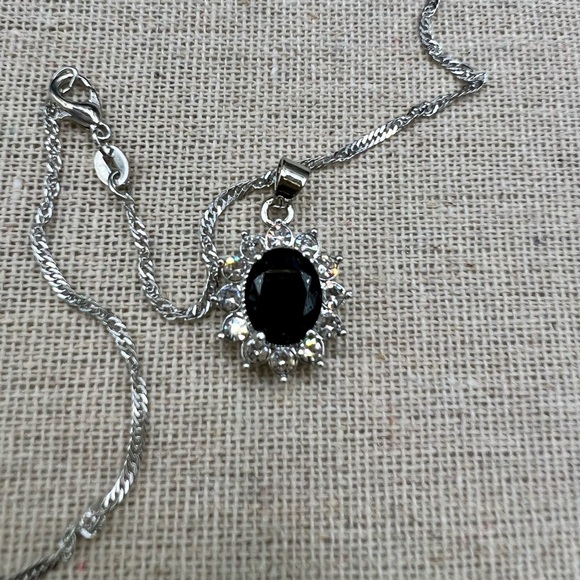 NIB 925 Sterling Silver & CZ Pendent Necklace and Earring Set - Picture 11 of 12